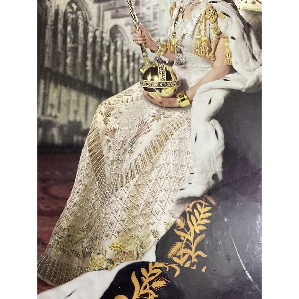 Queen Elizabeth II Jigsaw Puzzle - 1,000 Piece HRM‎ Coronation Day Puzzle